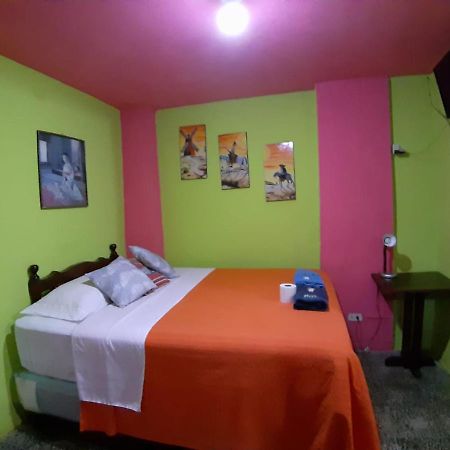 Hotel Casa Del Viajero Quetzaltenango Exterior foto