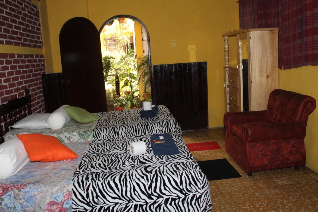 Hotel Casa Del Viajero Quetzaltenango Exterior foto